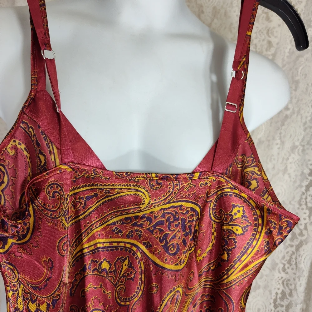 Jones New York Satin paisley Chemise night Gown Rust Red Size Small NWOT
